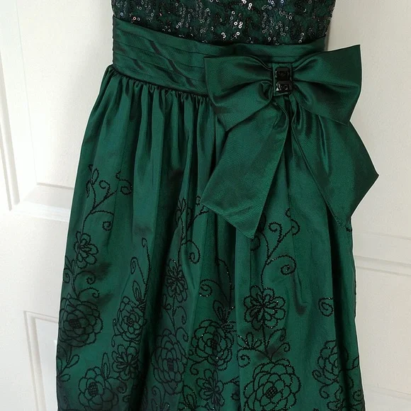 Emily West Dresses | Green Taffeta Dress by Emily West Girls Size 10 | Color: Green | Size: 10g | Paperairplane76'S Closet